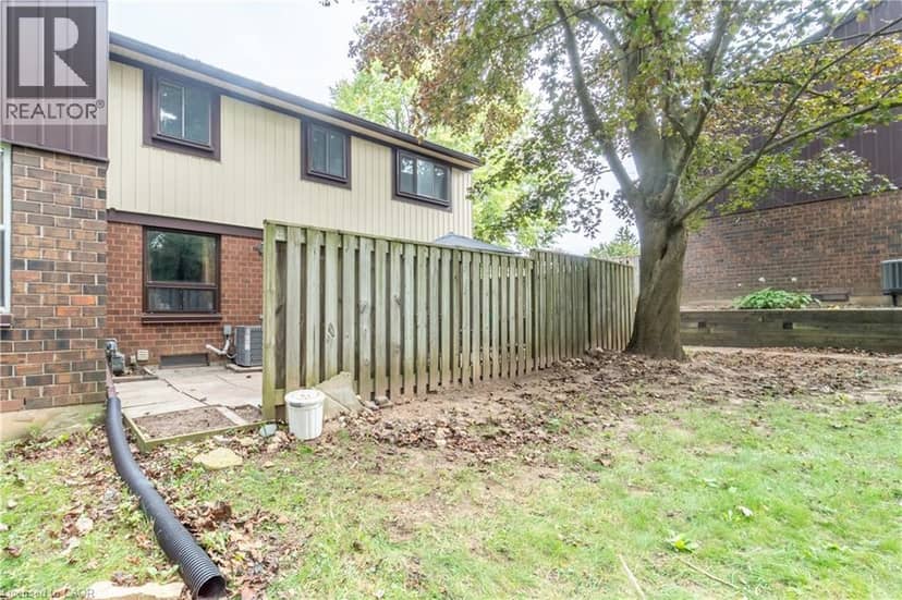 45 MARKSAM Road Unit# 121, Guelph, photo 3