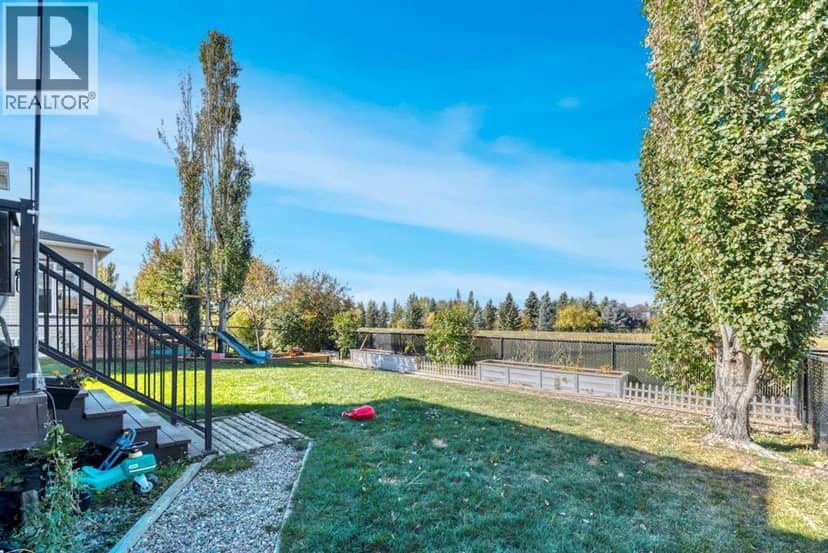148 Aspen Creek Crescent — photo 37 of 40