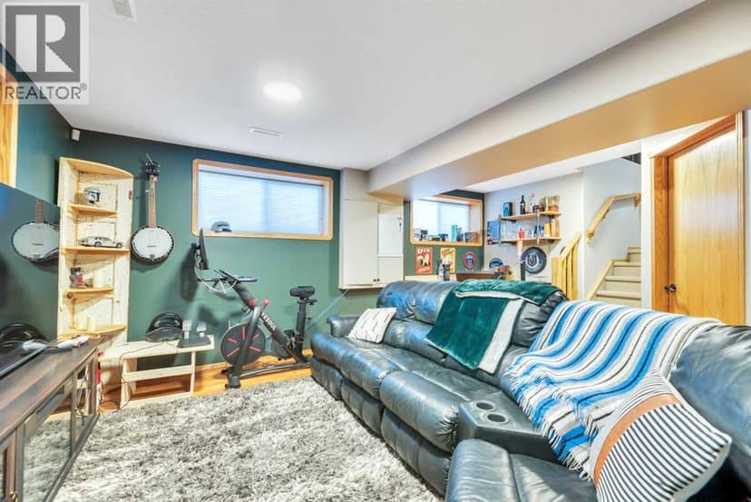 148 Aspen Creek Crescent — photo 31 of 40