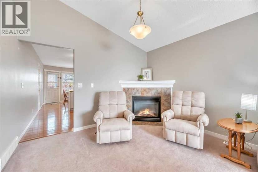 94 Parklane Drive — photo 16 of 32