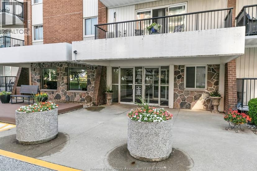 8591 Riverside DRIVE East Unit# 802 — photo 19 of 33