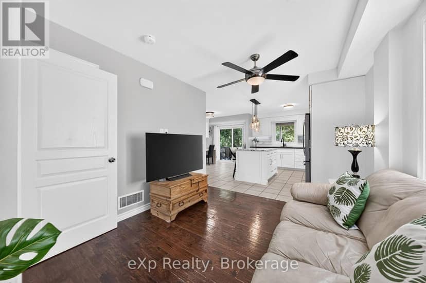 67A Raymond Street — photo 12 of 40