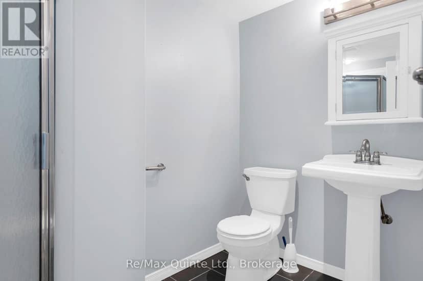 108 Nicholas Street — photo 25 of 35