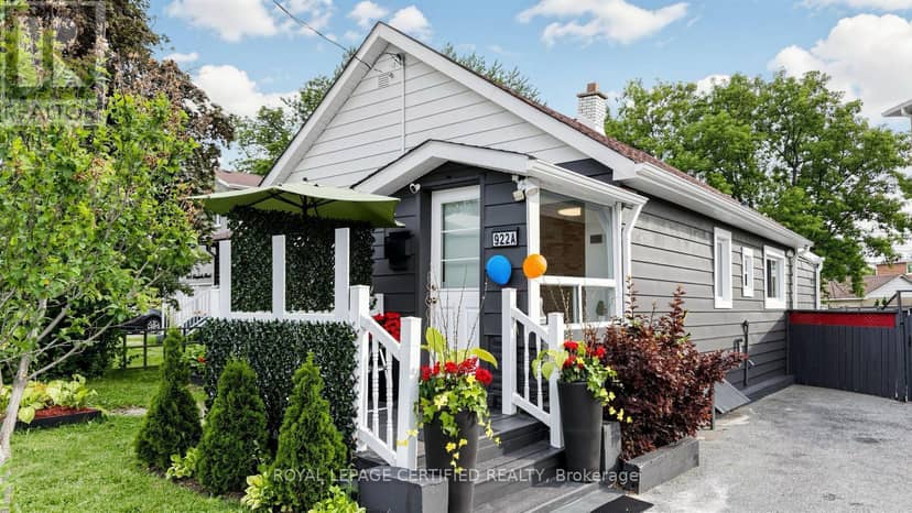 922A Danforth Road — photo 4 of 40
