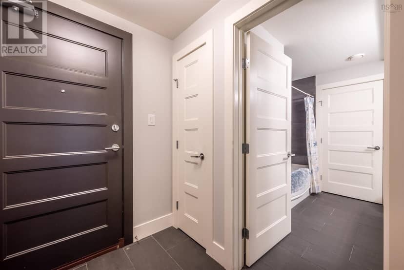 304 15 Kings Wharf Place — photo 13 of 27