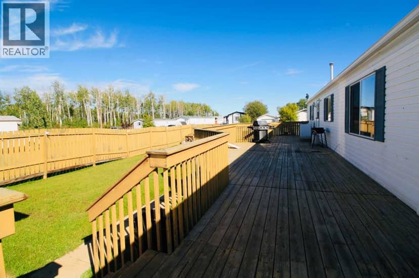 9900 108 Street, High Level, photo 2