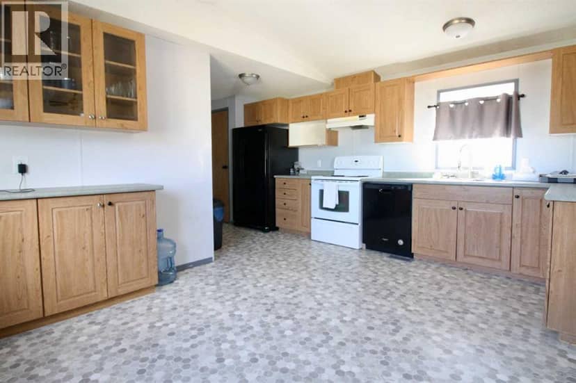 9900 108 Street, High Level, photo 4