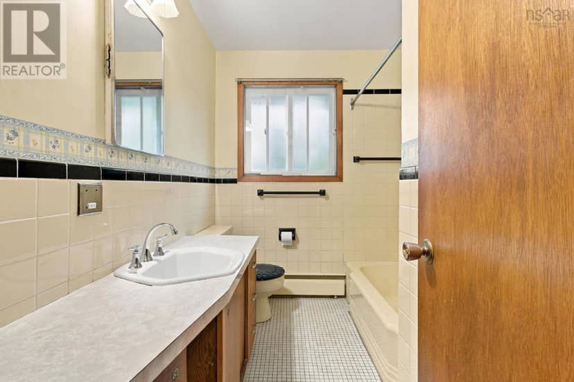 49 Tremont Drive — photo 20 of 39