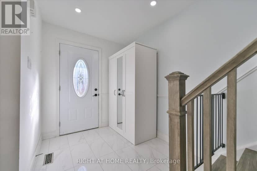 124 Springhead Gardens, Richmond Hill, photo 7