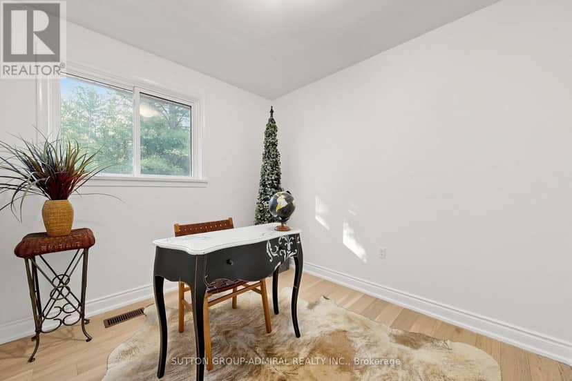 49 Klimek Boulevard — photo 17 of 30