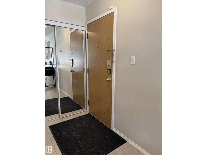 #201 10732 86 AV NW, Edmonton, photo 2