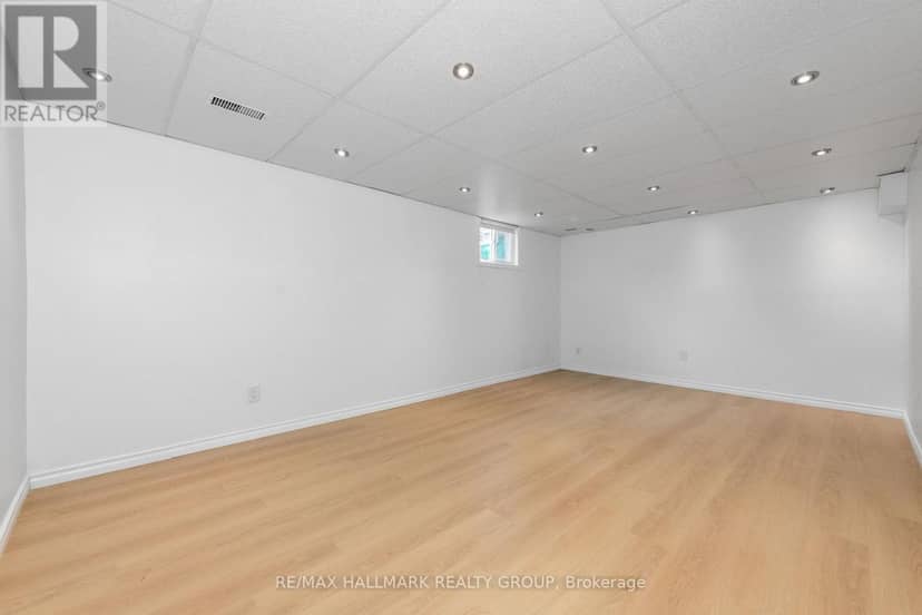 121 - 1045 Morrison Drive — photo 33 of 40