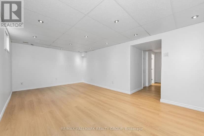 121 - 1045 Morrison Drive — photo 34 of 40