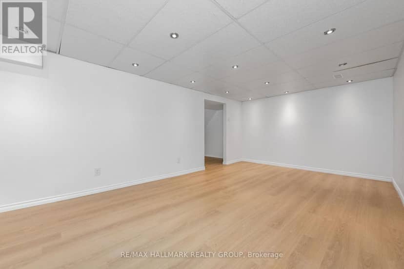 121 - 1045 Morrison Drive — photo 35 of 40
