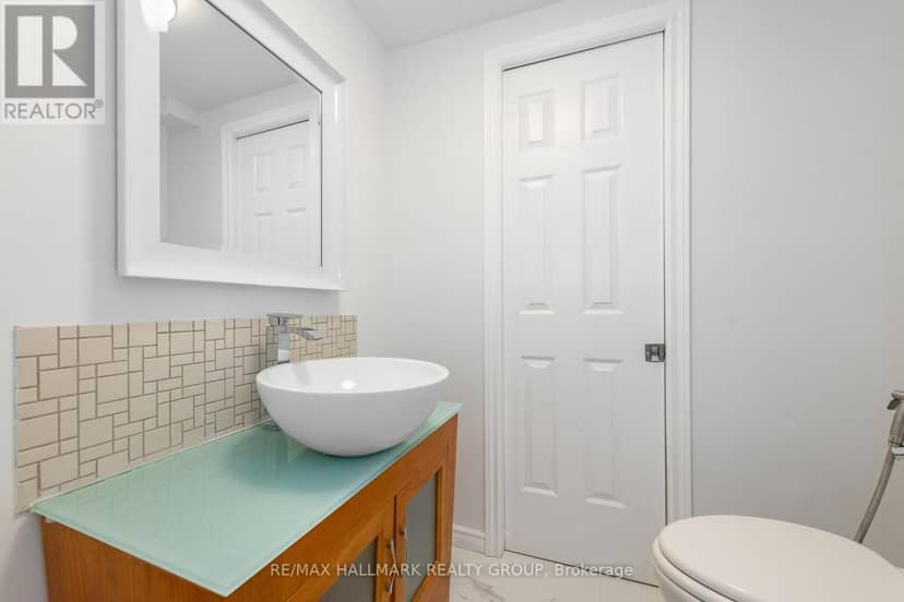 121 - 1045 Morrison Drive — photo 37 of 40
