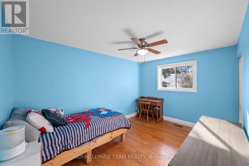 906 Russell Road — photo 12 of 29
