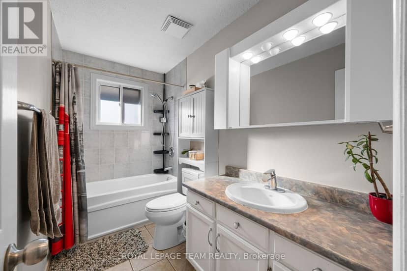 906 Russell Road — photo 13 of 29