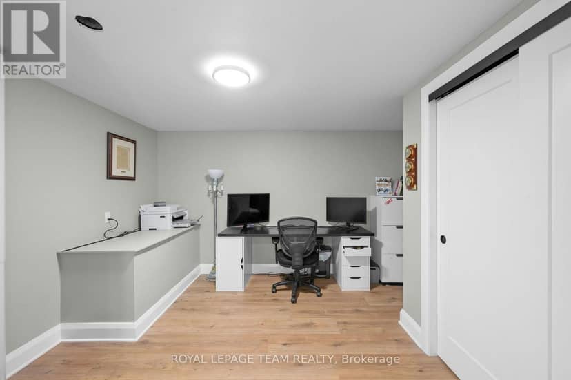 906 Russell Road — photo 17 of 29