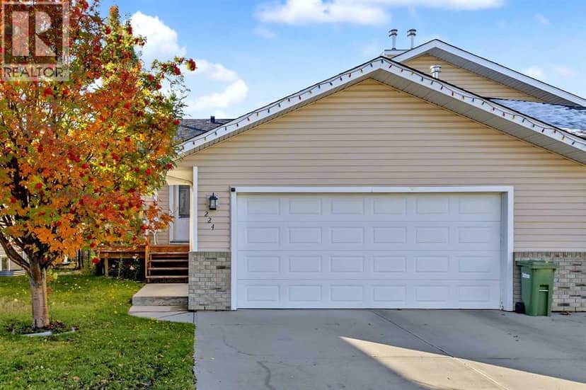 224 Hillvale Crescent, Strathmore