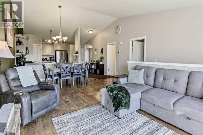 224 Hillvale Crescent, Strathmore, photo 6