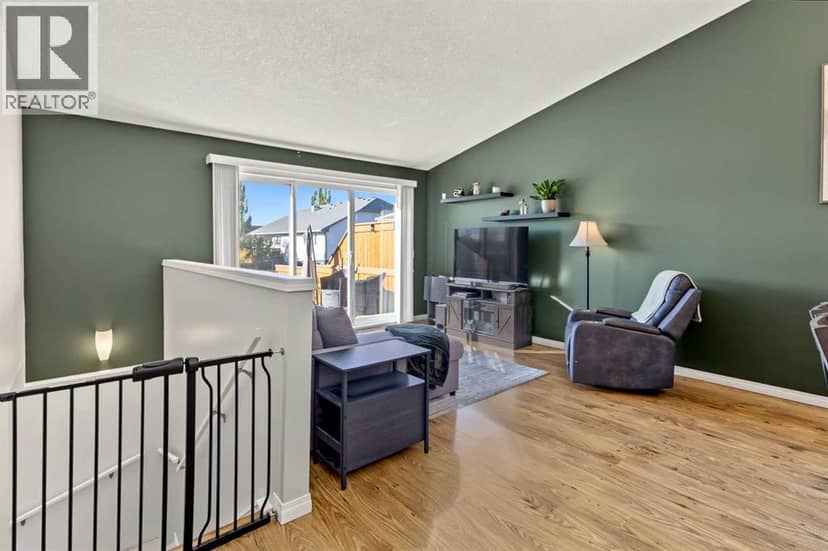 224 Hillvale Crescent, Strathmore, photo 7