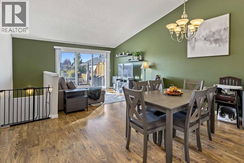 224 Hillvale Crescent, Strathmore, photo 4