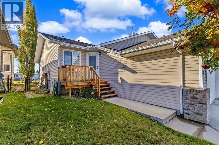 224 Hillvale Crescent, Strathmore, photo 2
