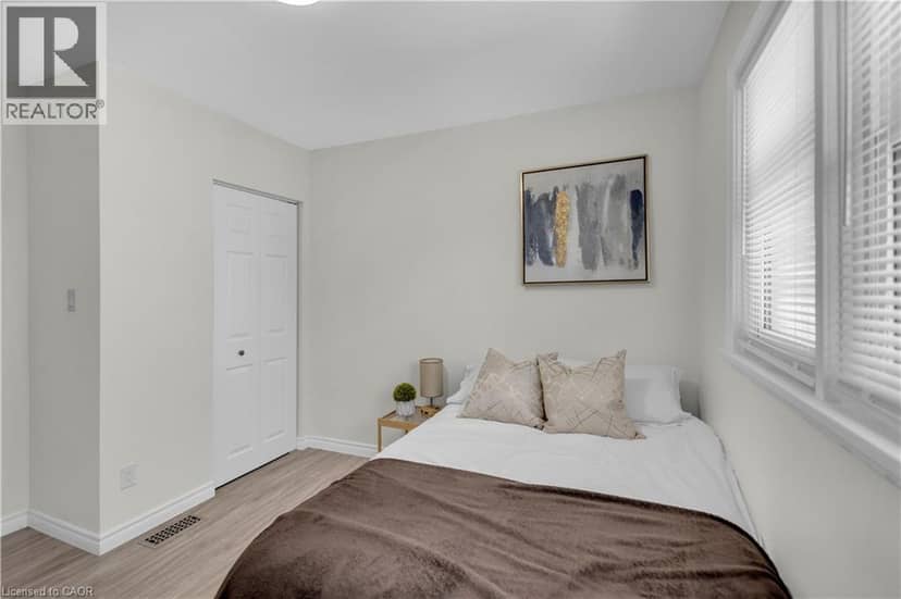 450 HIGHLAND Road E — photo 14 of 40