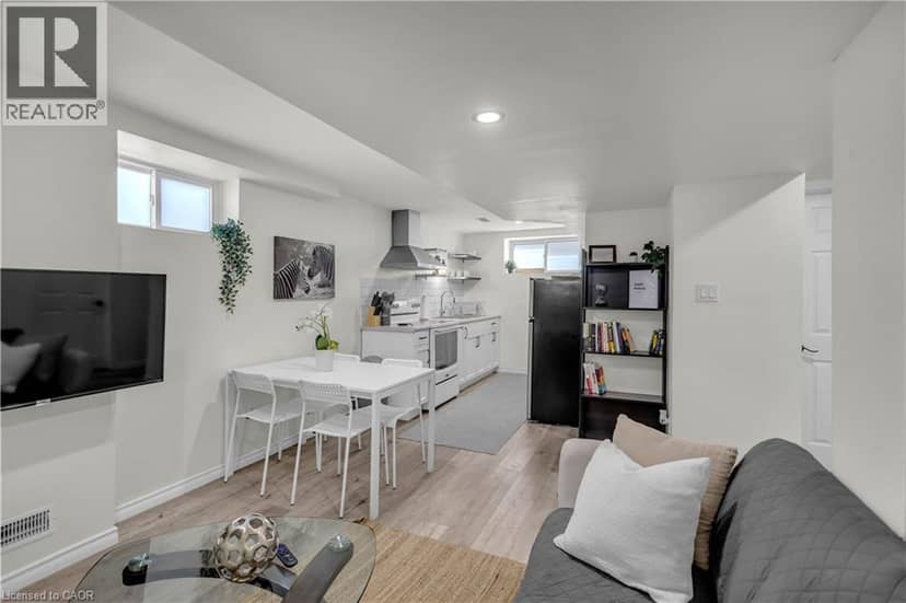 450 HIGHLAND Road E — photo 23 of 40