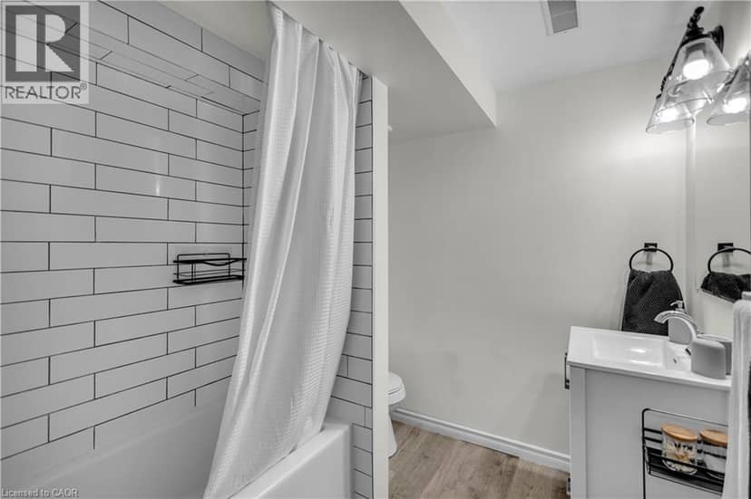 450 HIGHLAND Road E — photo 33 of 40