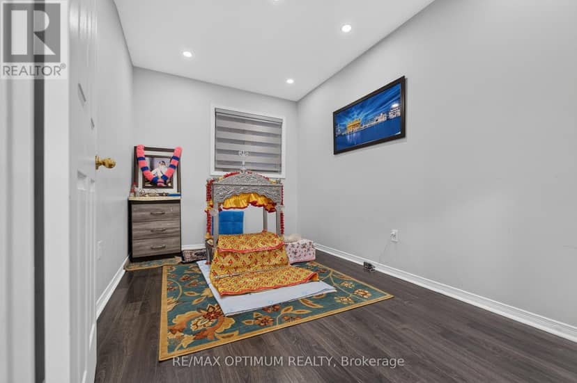 120 Zia Dodda Crescent — photo 32 of 40