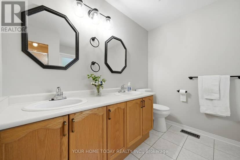 58 Chester Crescent — photo 22 of 40