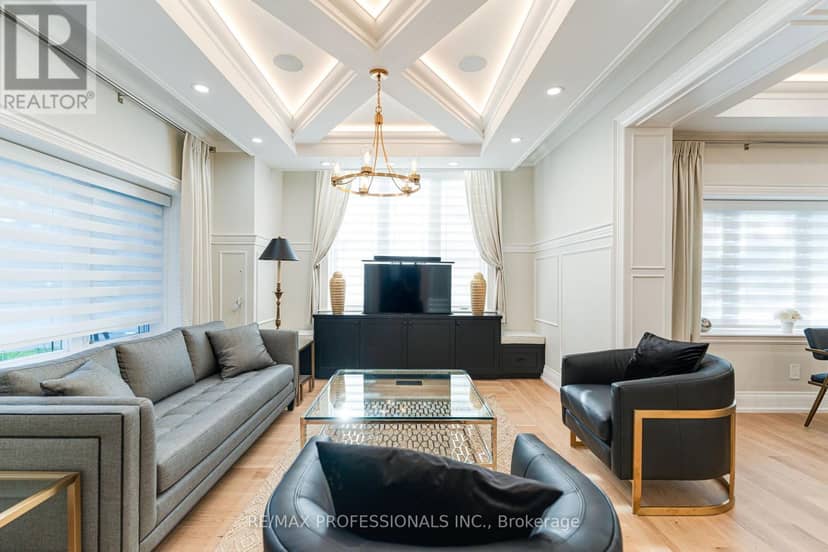 161 The Kingsway, Toronto, photo 3
