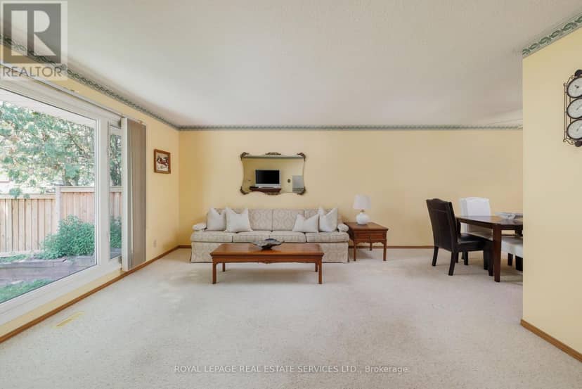 18 Osborne Crescent, Oakville, photo 6