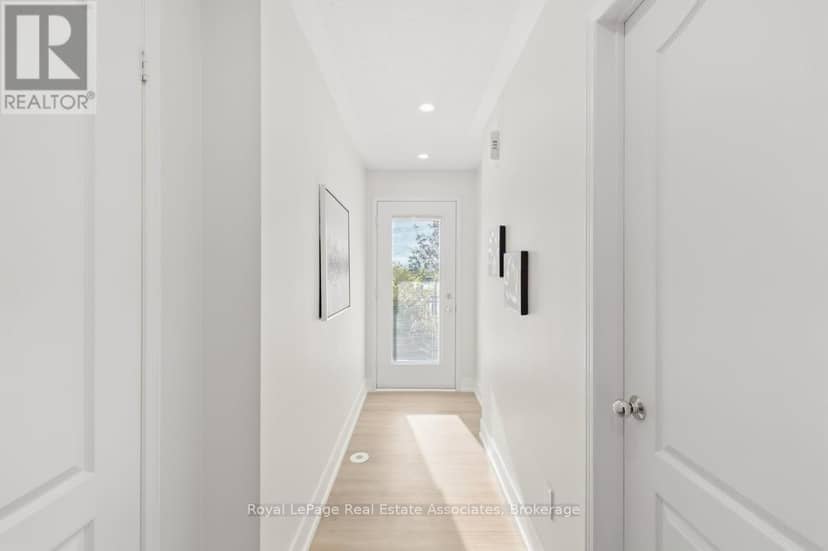 16 - 3975 Eglinton Avenue W, Mississauga, photo 4