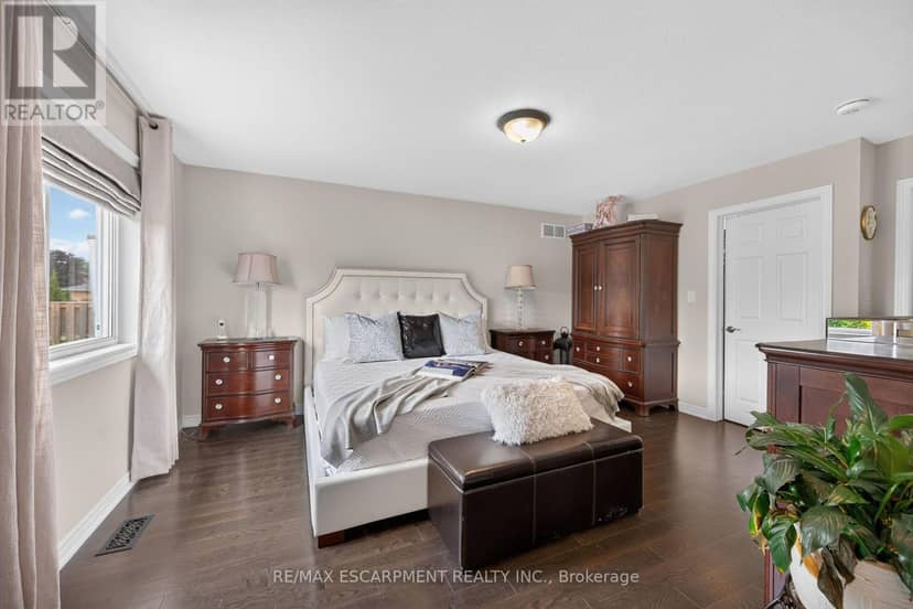 18 Linda Crescent — photo 26 of 40