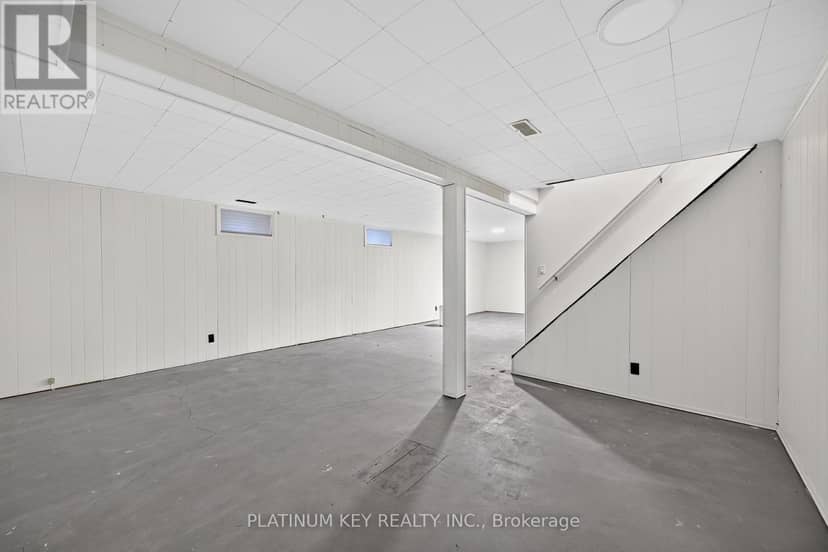 723 Cranbrook Road — photo 38 of 40