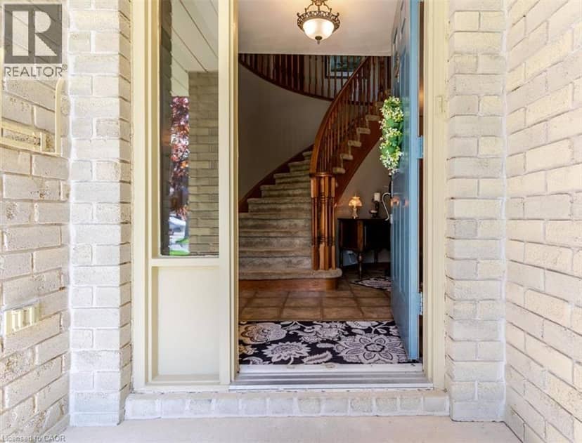 34 WOODFIELD Avenue — photo 4 of 40