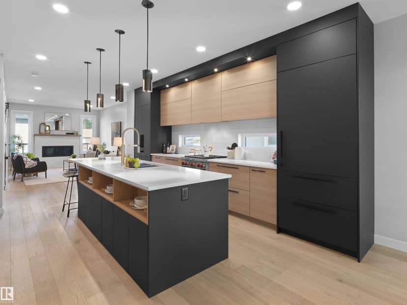 9118 89 ST NW NW, Edmonton