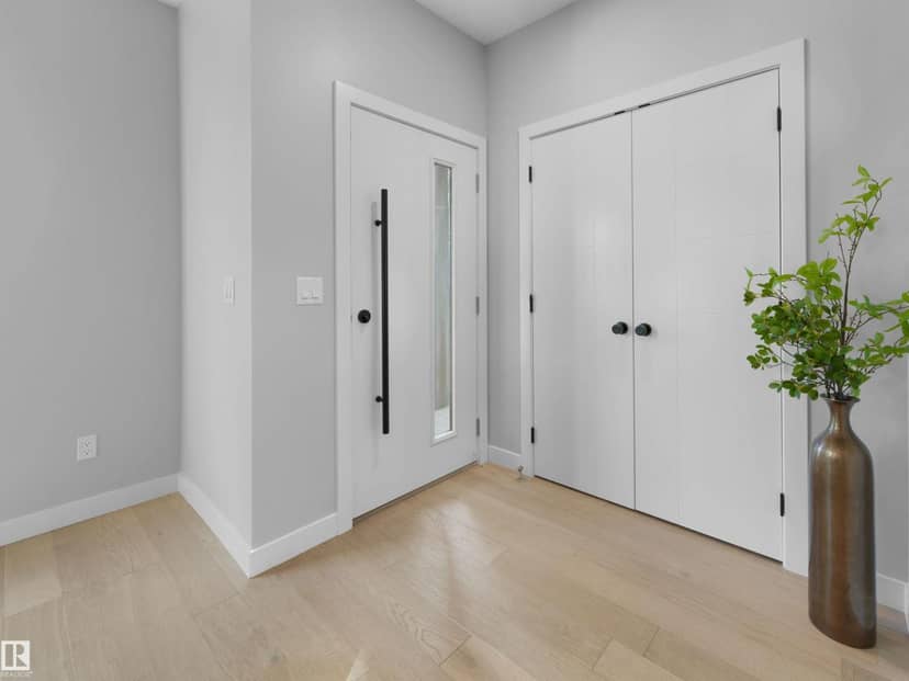 9118 89 ST NW NW, Edmonton, photo 2