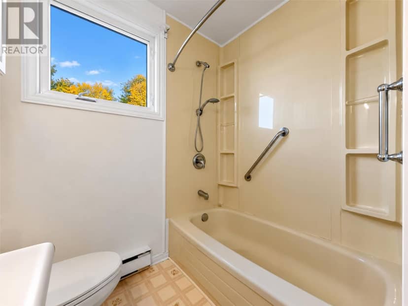 22 Emerald Avenue — photo 29 of 40