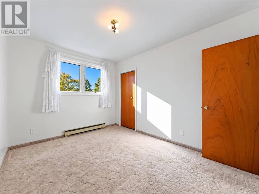 22 Emerald Avenue — photo 31 of 40