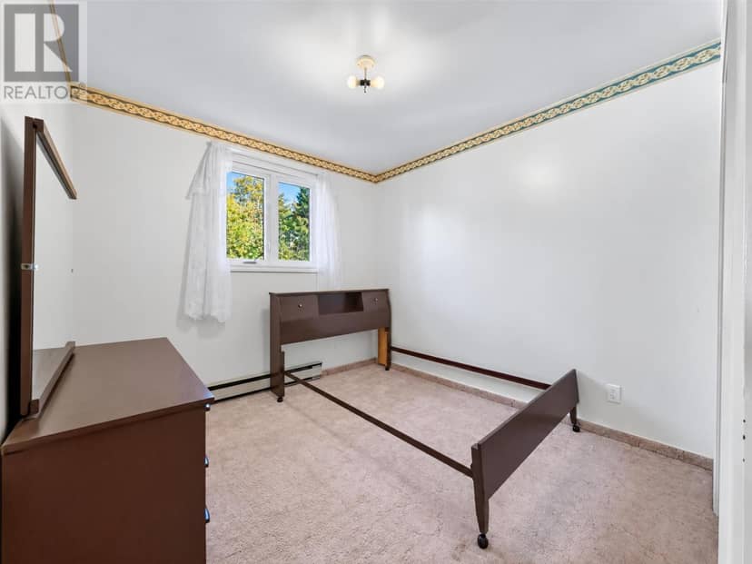 22 Emerald Avenue — photo 32 of 40