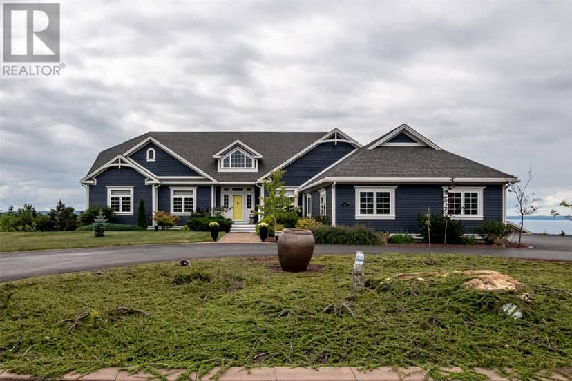 121 Summit Drive, Paradise