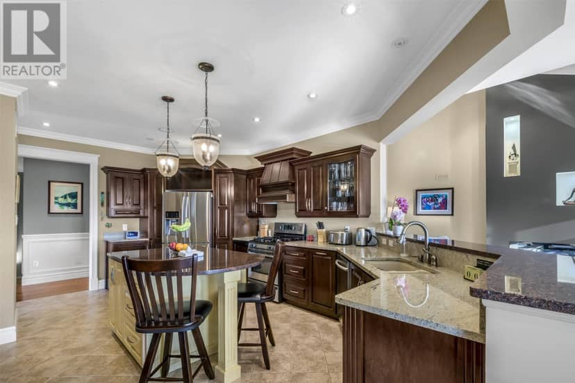 121 Summit Drive — photo 11 of 40
