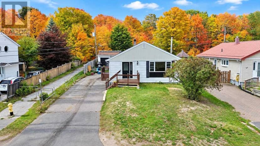 31 Hirshhorn AVE, Elliot Lake, photo 3