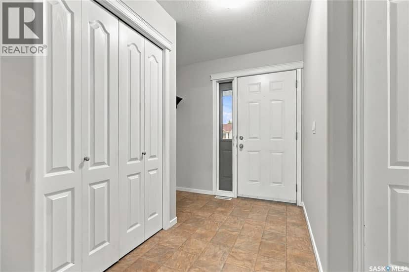3158 37th Street W, Saskatoon, photo 2