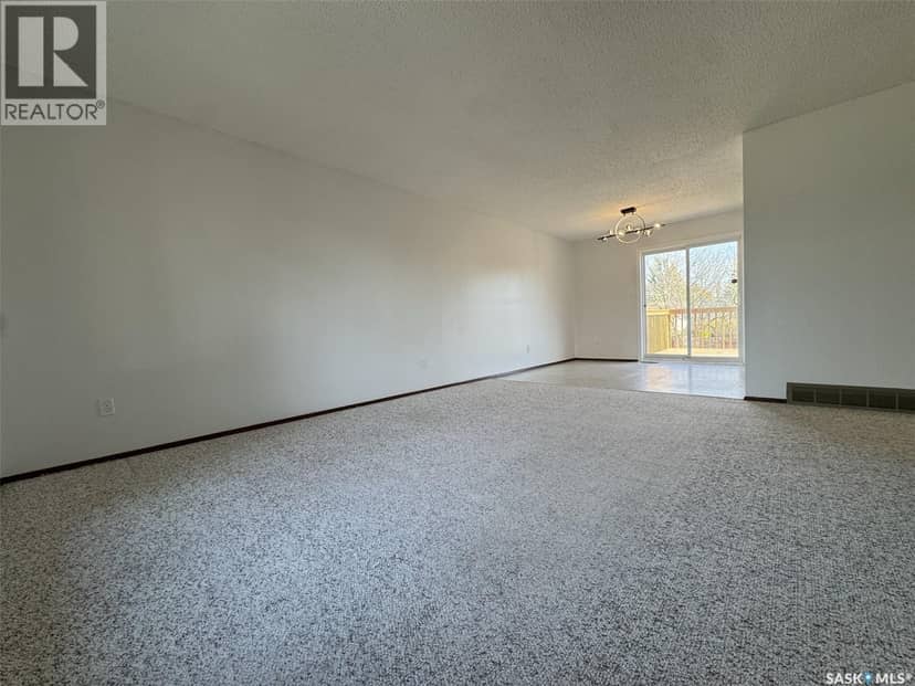522 Silverwood ROAD — photo 9 of 38