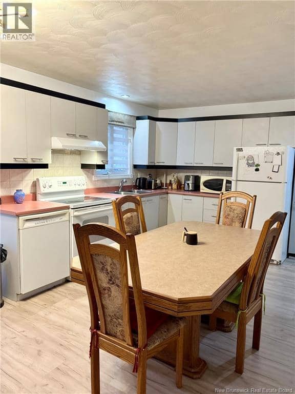 16 4 ième Avenue — photo 15 of 25