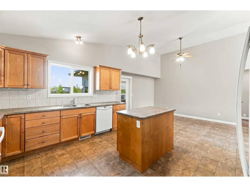 38 Landing Trails DR — photo 15 of 40